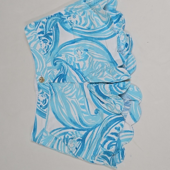 Lilly Pulitzer Buttercup Scallop Shorts in Resort White Sea Ruffles - Picture 2 of 13